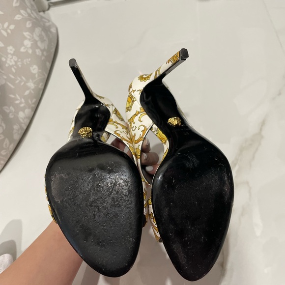 Used - Picture 2 of 2